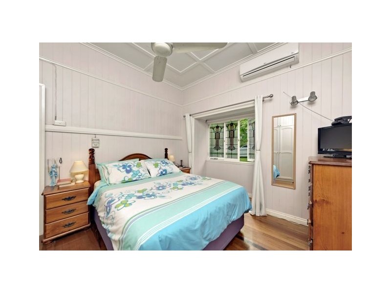 51 Agnew Street, Norman Park QLD 4170