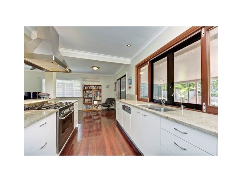 31 Walker Street, Coorparoo QLD 4151