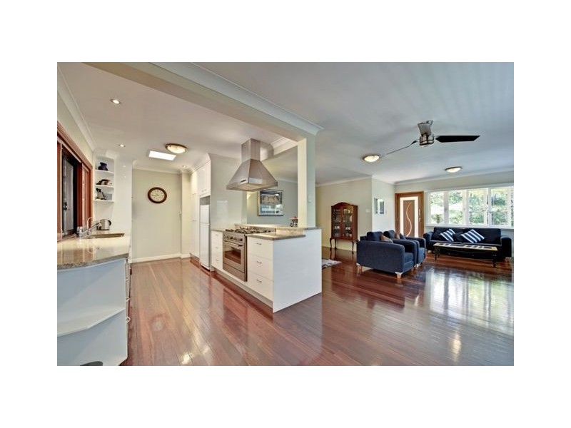 31 Walker Street, Coorparoo QLD 4151