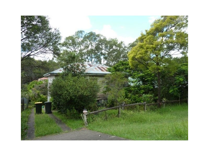 16 Canopus Street, Coorparoo QLD 4151