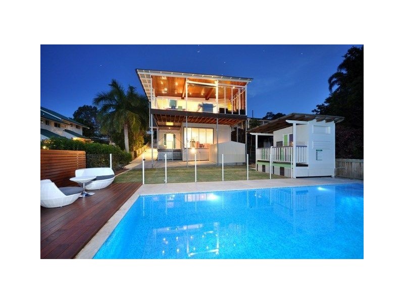 33 Brae Street, Coorparoo QLD 4151