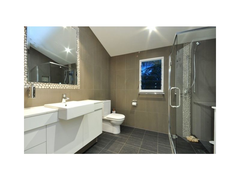 33 Brae Street, Coorparoo QLD 4151