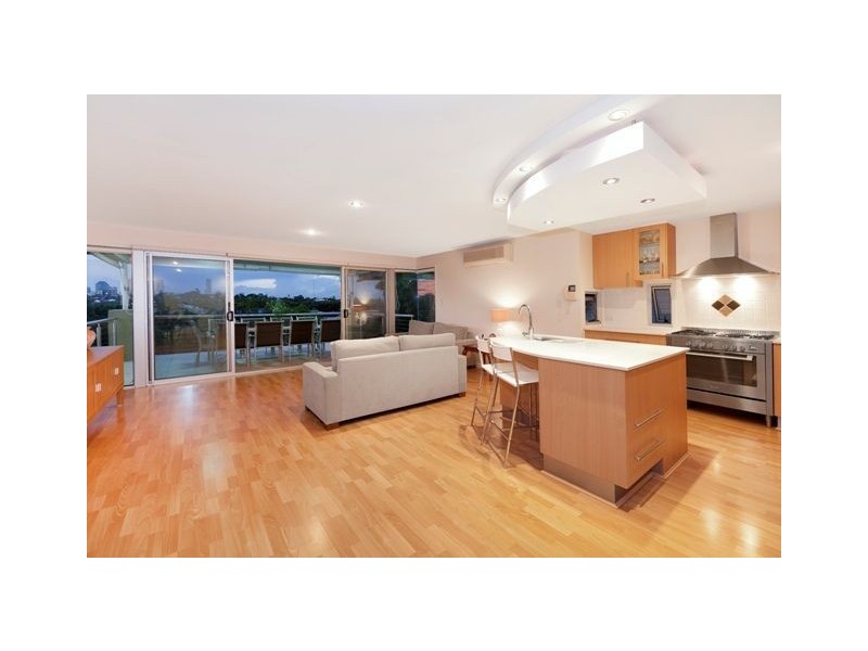 48 Ninth Avenue, Coorparoo QLD 4151