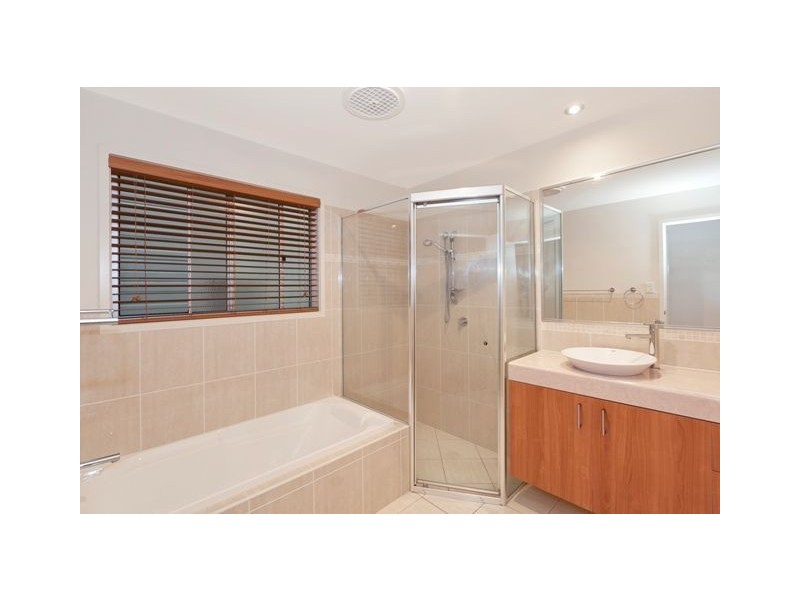 48 Ninth Avenue, Coorparoo QLD 4151