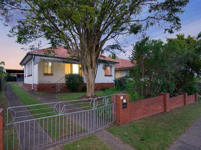 95 Newman Avenue, Camp Hill QLD 4152