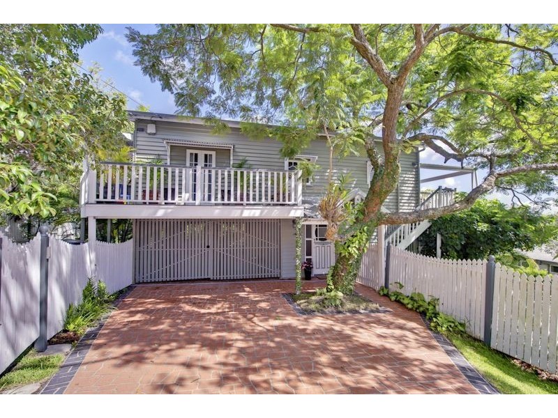 12 Castle Hill Street, Holland Park West QLD 4121