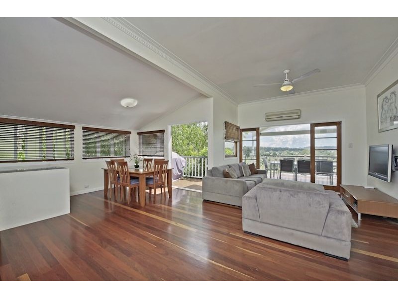 12 Castle Hill Street, Holland Park West QLD 4121