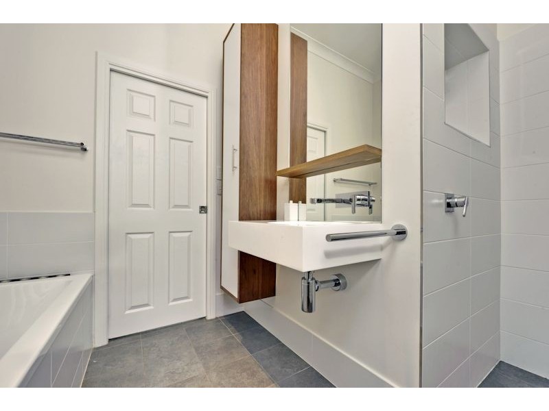 12 Castle Hill Street, Holland Park West QLD 4121