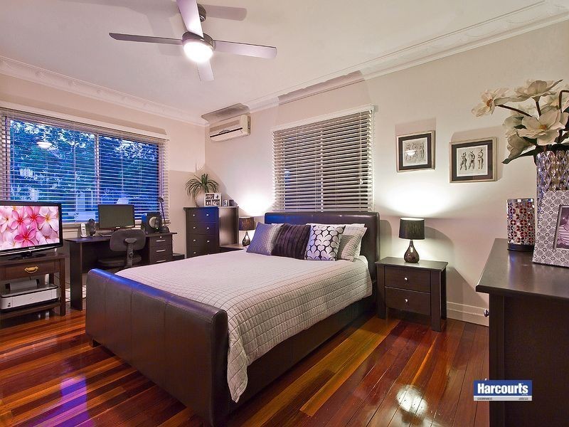 11 Woodrow Drive, Coorparoo QLD 4151