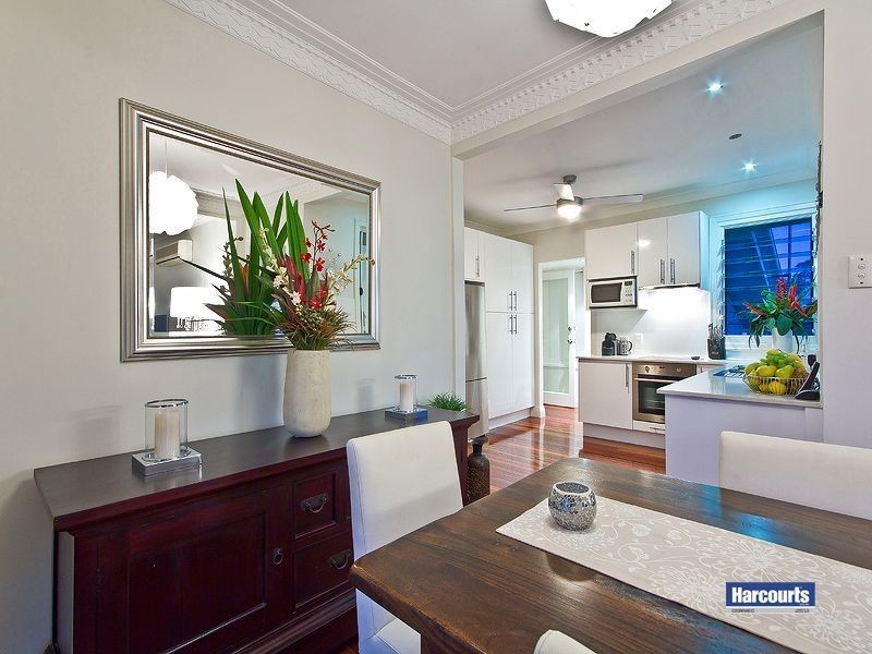 11 Woodrow Drive, Coorparoo QLD 4151