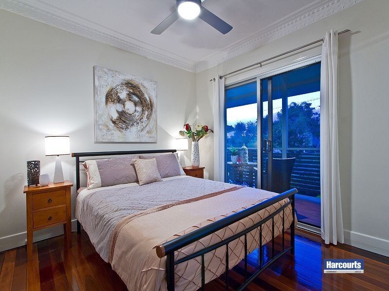 11 Woodrow Drive, Coorparoo QLD 4151