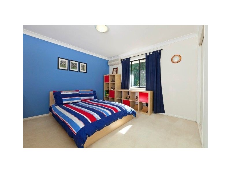 16 Kilburn Close, Carindale QLD 4152