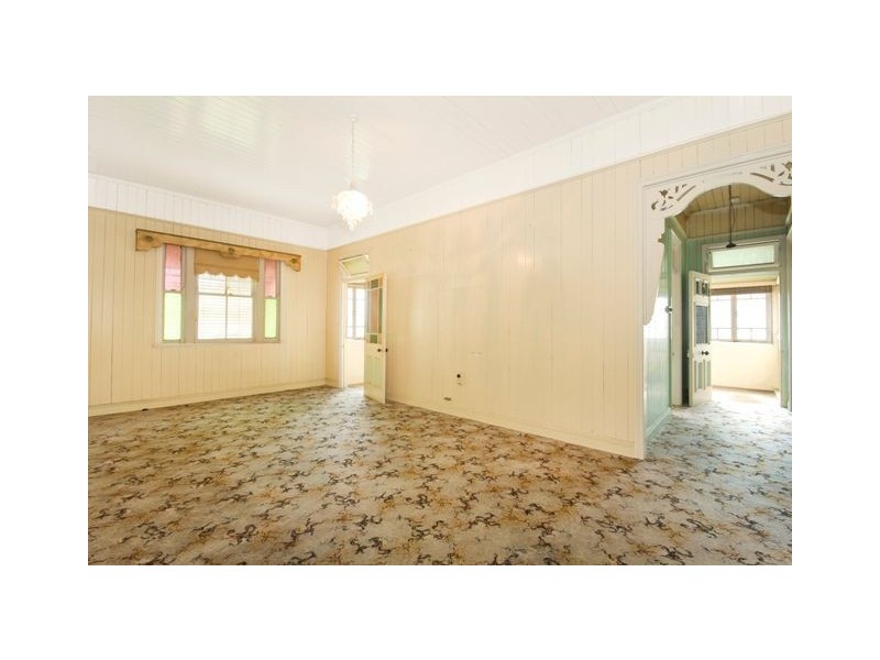 17 Mount Street, Greenslopes QLD 4120