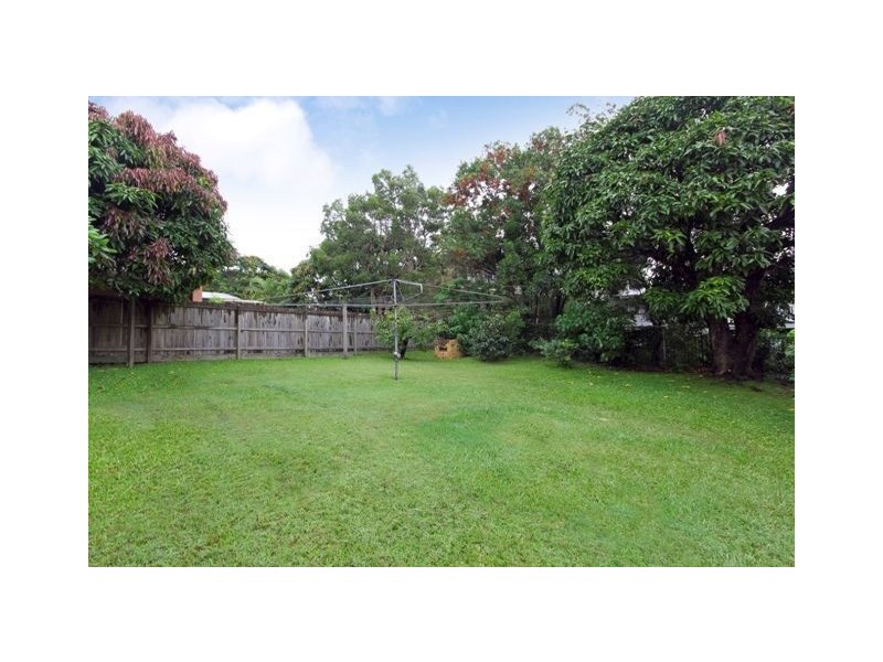 17 Mount Street, Greenslopes QLD 4120