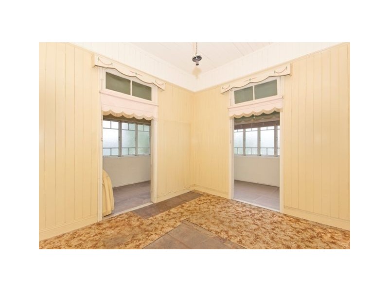 17 Mount Street, Greenslopes QLD 4120
