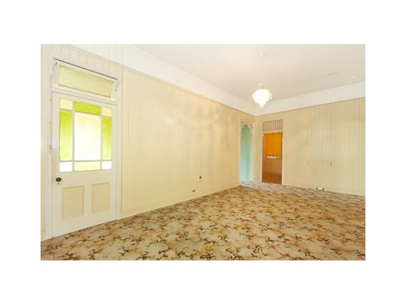 17 Mount Street, Greenslopes QLD 4120