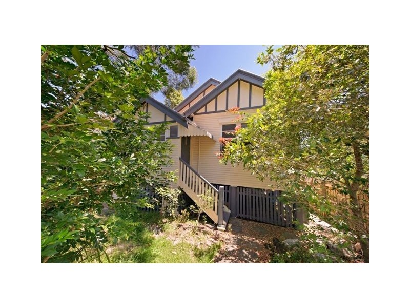 42 Nelson Street, Coorparoo QLD 4151