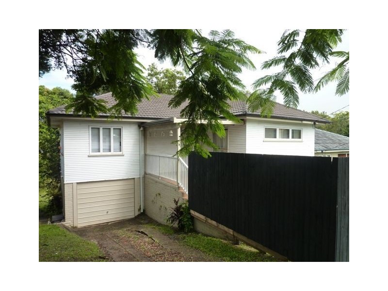 87 Holland Road, Holland Park QLD 4121