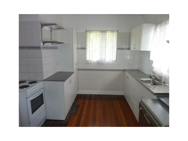 87 Holland Road, Holland Park QLD 4121