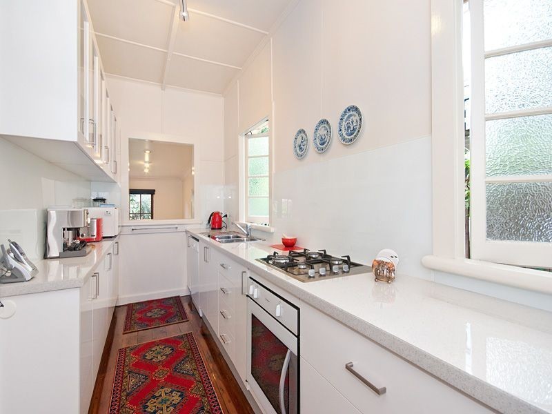 4 Thynne Avenue, Norman Park QLD 4170