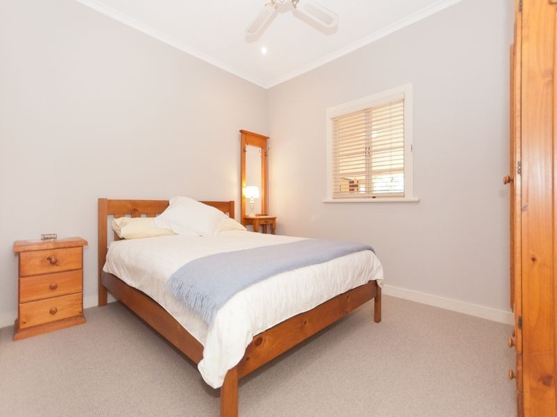4 Thynne Avenue, Norman Park QLD 4170