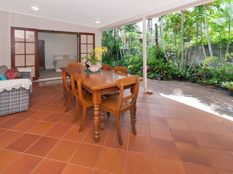 4 Thynne Avenue, Norman Park QLD 4170