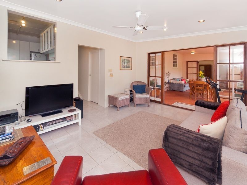 4 Thynne Avenue, Norman Park QLD 4170