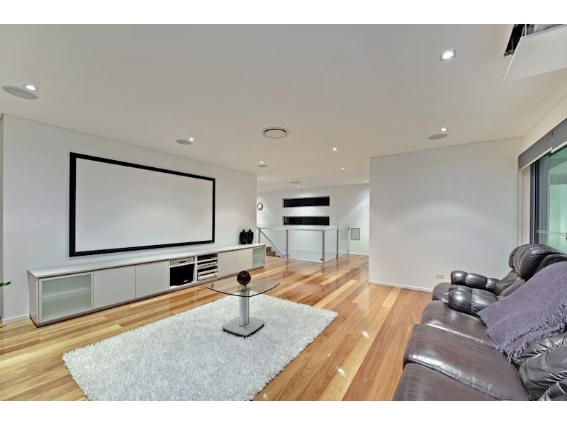 11 Crucis Street, Coorparoo QLD 4151