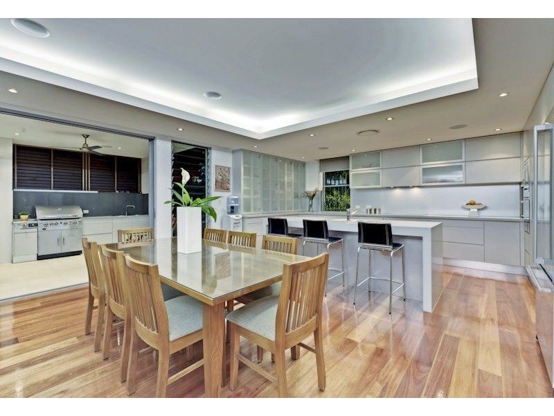 11 Crucis Street, Coorparoo QLD 4151