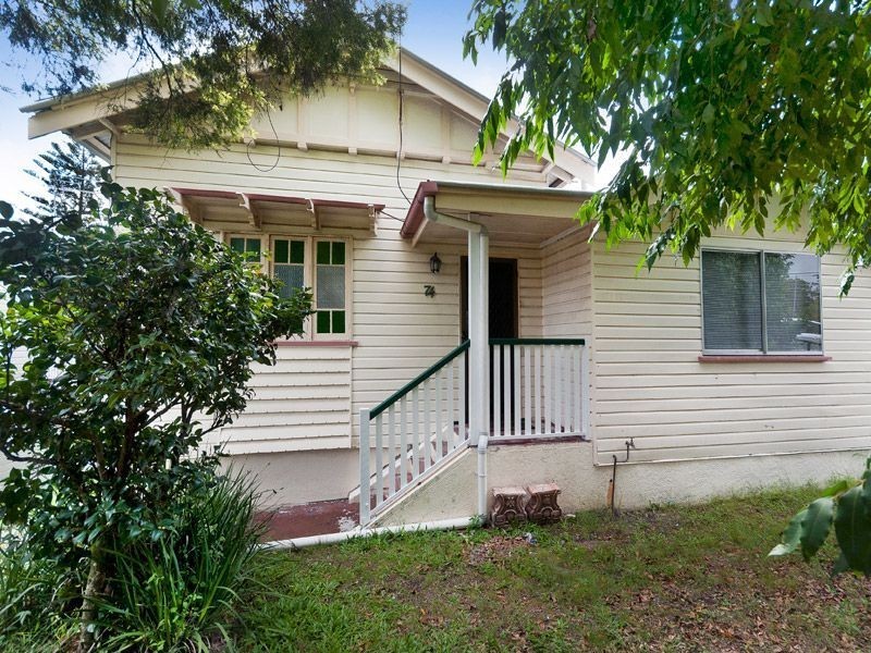 74 Raff Avenue, Holland Park QLD 4121