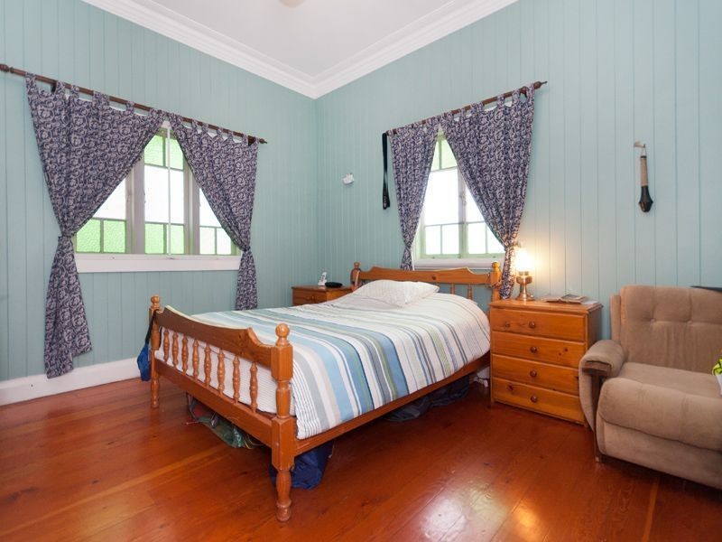 74 Raff Avenue, Holland Park QLD 4121