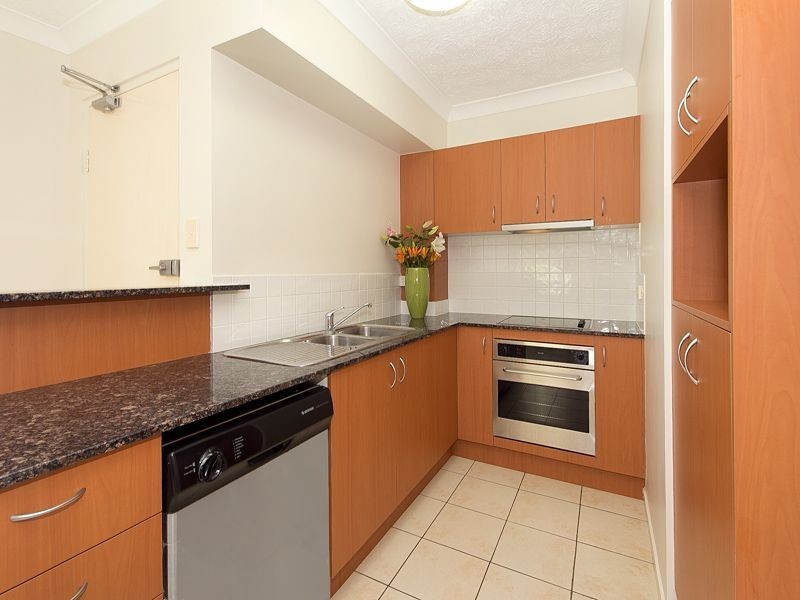 1/24 McLay Street, Coorparoo QLD 4151