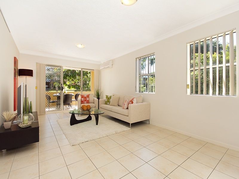 1/24 McLay Street, Coorparoo QLD 4151