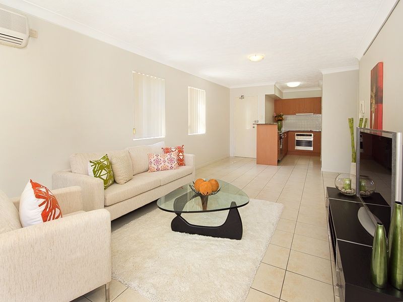 1/24 McLay Street, Coorparoo QLD 4151