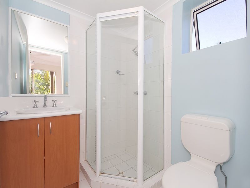 1/24 McLay Street, Coorparoo QLD 4151