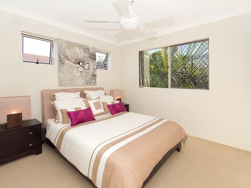 1/24 McLay Street, Coorparoo QLD 4151