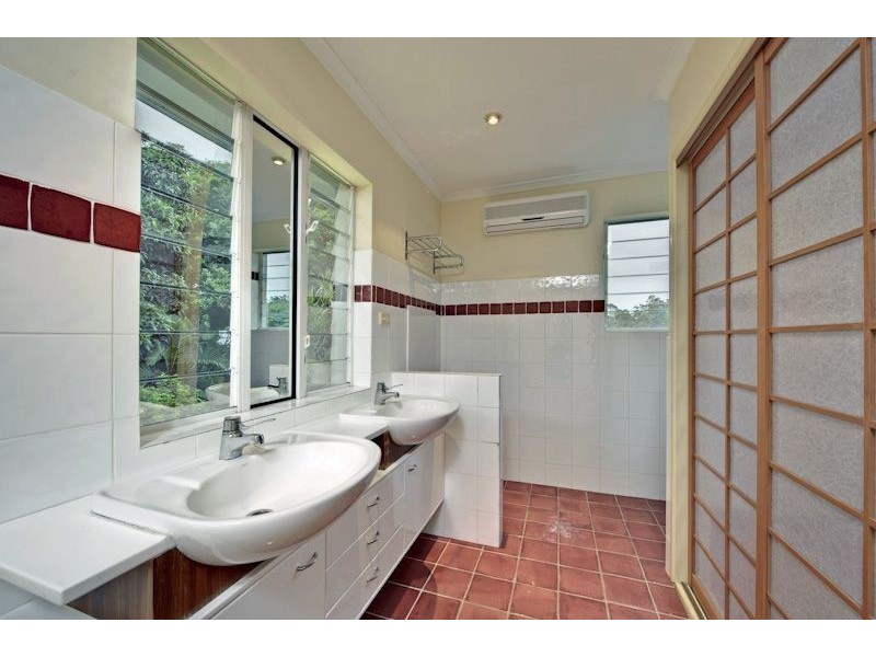 10 Gardenvale Street, Holland Park West QLD 4121