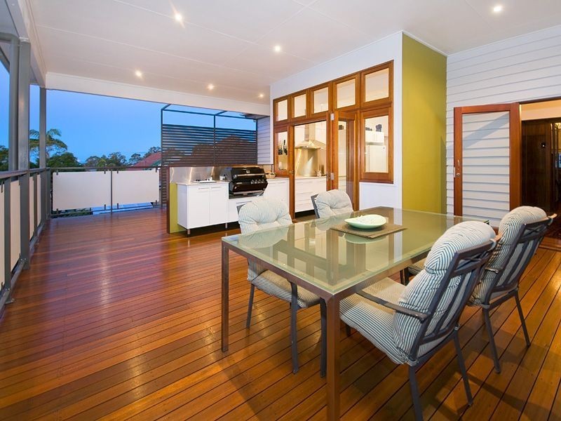 56 Henderson Street, Camp Hill QLD 4152