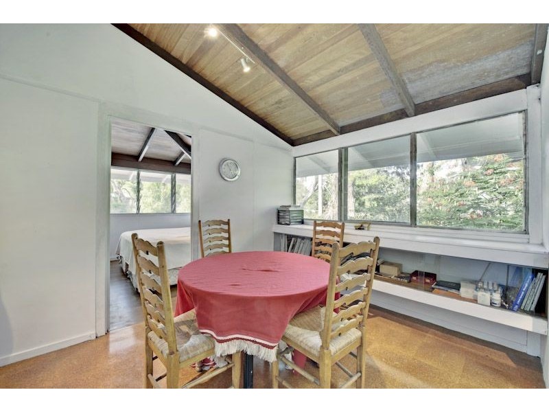 18 Sapphire Street, Holland Park QLD 4121