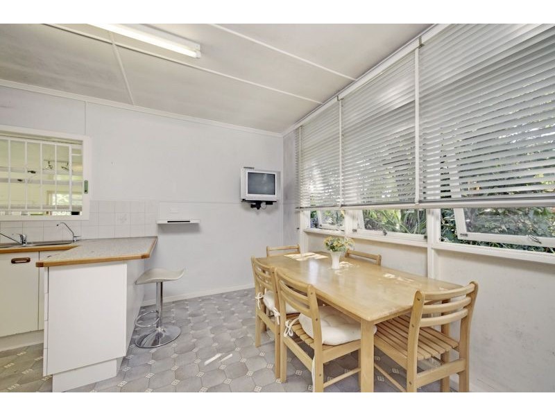 100 Brodie Street, Holland Park West QLD 4121