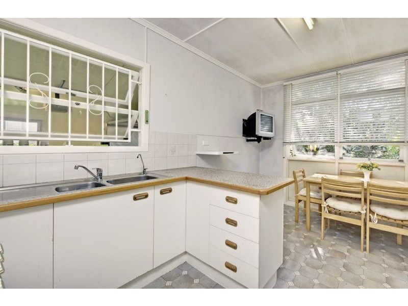 100 Brodie Street, Holland Park West QLD 4121