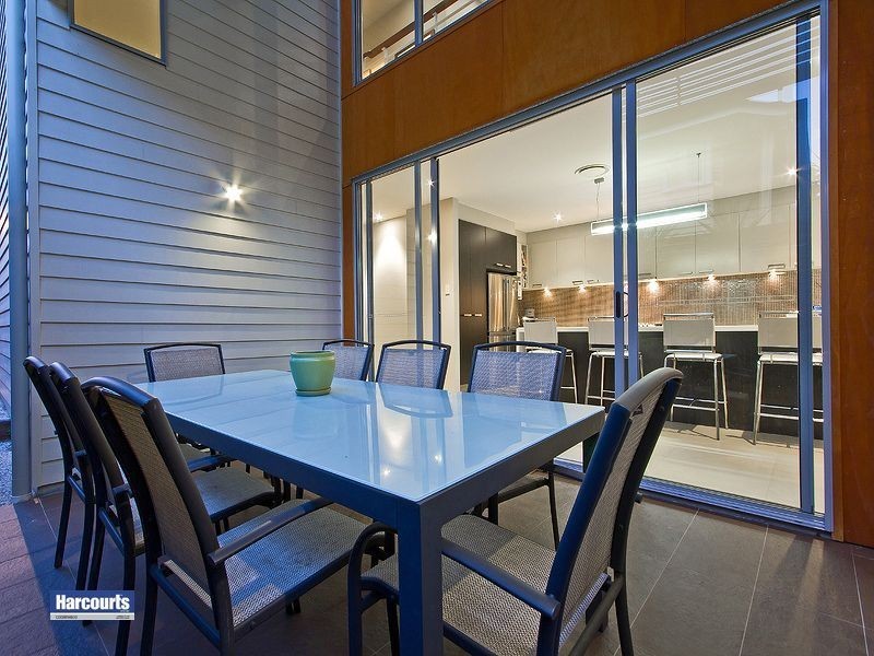 21 Raven Street, Camp Hill QLD 4152