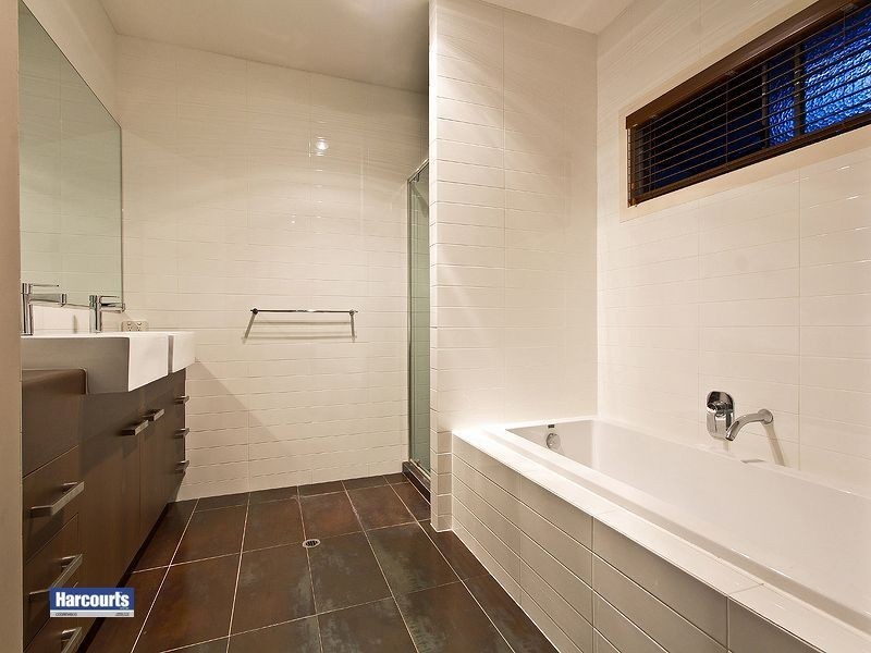 21 Raven Street, Camp Hill QLD 4152