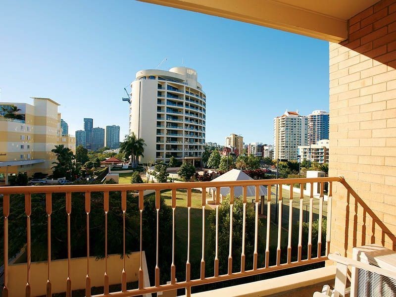 204/355 Main Street, Kangaroo Point QLD 4169