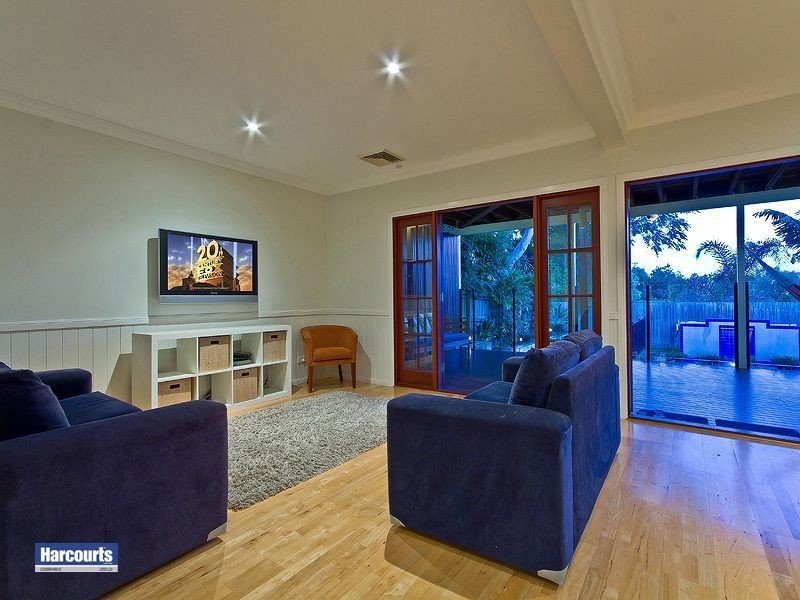 42 Gladstone Street, Coorparoo QLD 4151