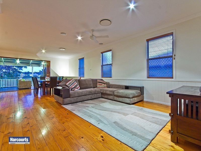 42 Gladstone Street, Coorparoo QLD 4151