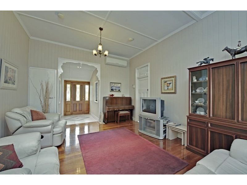 45 Ridge Street (access from Thomas St), Greenslopes QLD 4120