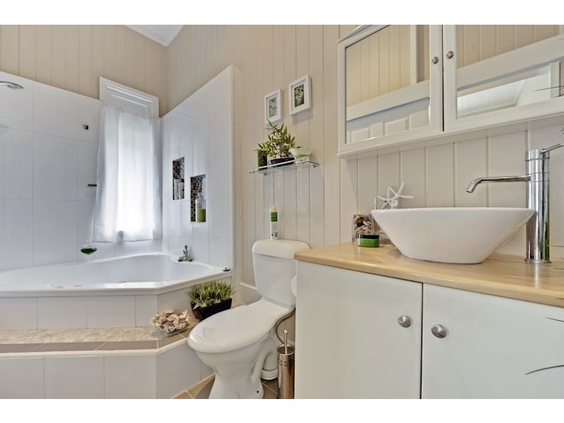 45 Ridge Street (access from Thomas St), Greenslopes QLD 4120