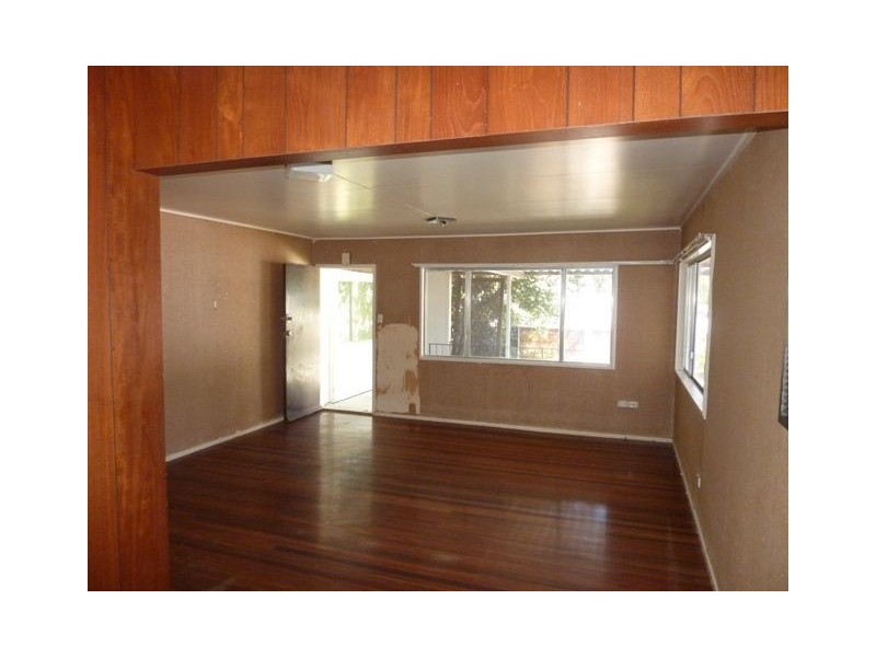 46 Dobbs Street, Holland Park West QLD 4121