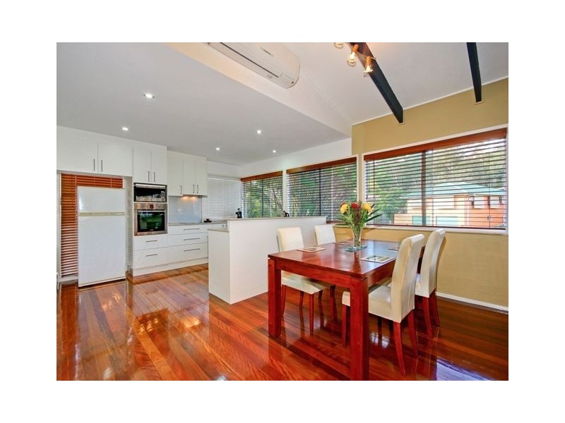 9 Capella Street, Coorparoo QLD 4151